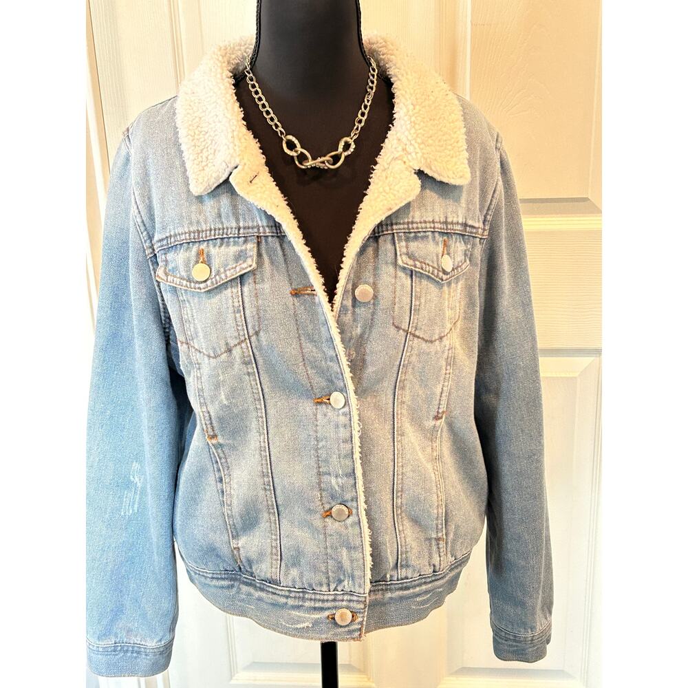 Jade & Ivory Womens L Light Wash Distressed Sherpa Lined Denim Jacket Cozy EUC - Picture 10 of 10